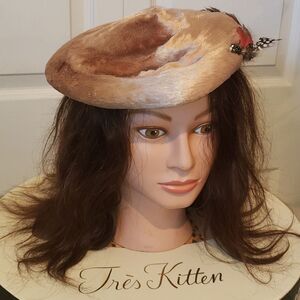 VNTG Ladies Soft Velvet Featherd Hat
